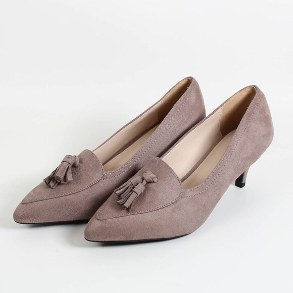 HALSTON Dubai Vegan Suede Tassel Kitten Heel Pumps 9 - Picture 1 of 5